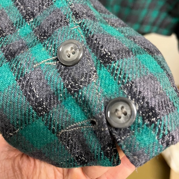 Plaid Green and Gray Women's Blazer - Picture 4 of 10